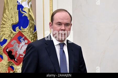 Moscow, Russia. 27 December, 2019. Russian Presidential Chief of Staff Anton Vaino before the start of a meeting with the permanent members of the Security Council of the Russian Federation at the Kremlin December 27, 2019 in Moscow, Russia.  Credit: Aleksey Nikolskyi/Kremlin Pool/Alamy Live News Stock Photo