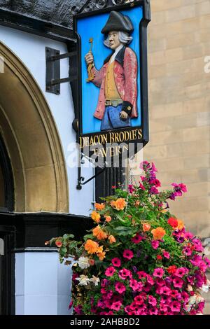 Deacon Brodie's Tavern, The Royal Mile, Edinburgh, Scotland, United Kingdom Stock Photo