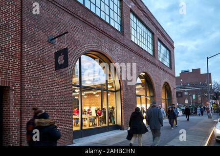 Gentrification, Williamsburg, Brooklyn, New York City, USA, 27 Dec 2019 Stock Photo