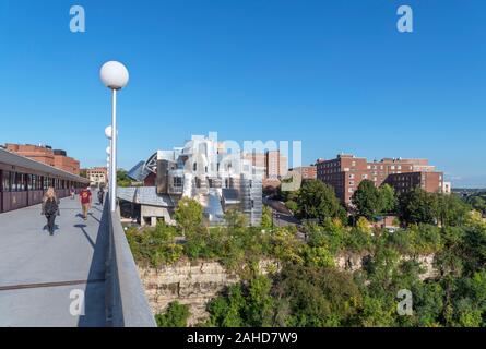 Frank Gehry designed Weisman Art Museum & University of Minnesota campus viewed from Washington Avenue Pedestrian Bridge, Minneapolis, Minnesota, USA Stock Photo