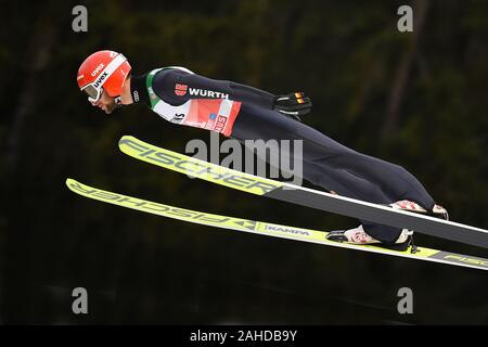 Markus EISENBICHLER (GER), jump, action, single action, single image, cut out, whole body shot, whole figure. Ski jumping, 68th International Four Hills Tournament 2019/20. Qualification opening competition in Oberstdorf, AUDI ARENA on December 28th, 2019. | usage worldwide Stock Photo