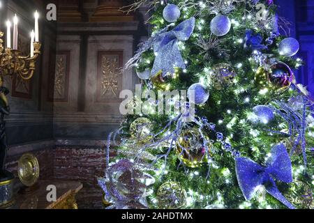 Drawing room decorated for Christmas at Blenheim Palace in England. It  was the birthplace of Sir Winston Churchill. Prime minister of the UK. 1940-45 Stock Photo