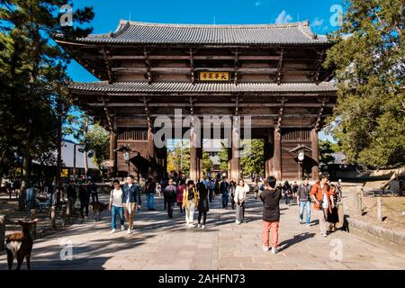 Todai-ji in Nara, Japan: View of the Nandaimon South Gate Stock Photo