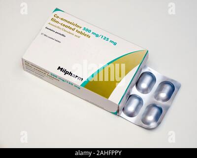 A Blister pack of Penicillin antibiotic tablets issued by the NHS Uk ...