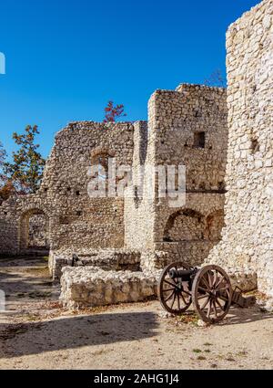 Pilcza Castle Ruins in Smolen, Trail of the Eagles' Nests, Krakow-Czestochowa Upland or Polish Jurassic Highland, Silesian Voivodeship, Poland Stock Photo