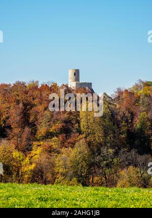 Pilcza Castle Hill in Smolen, Trail of the Eagles' Nests, Krakow-Czestochowa Upland or Polish Jurassic Highland, Silesian Voivodeship, Poland Stock Photo