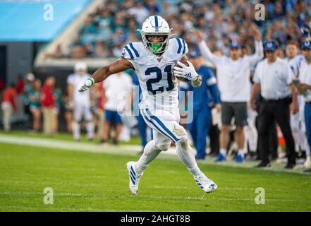 Jacksonville, FL, USA. 29th Dec, 2019. Indianapolis Colts running back Nyheim Hines (21) during 1st half NFL football game between the Indianapolis Colts and the Jacksonville Jaguars at TIAA Bank Field in Jacksonville, Fl. Romeo T Guzman/CSM/Alamy Live News Stock Photo