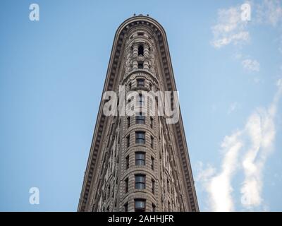 Manhattan, New York City, United States of America : [ Flatiron Fuller building built by Daniel Burnham, Madison Square Plaza ] Stock Photo