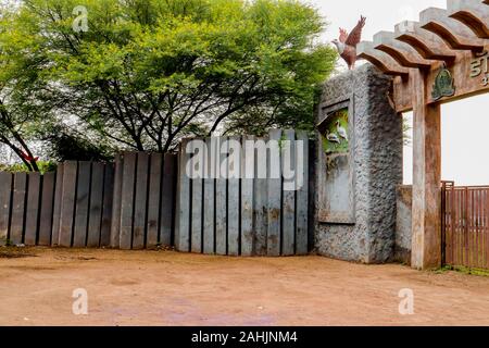 Aurangabad, Maharashtra, India - August 15 2019: Dr. Salim Ali Lake Entrance Gate Surrounding Concrete Grey Wall Stock Photo