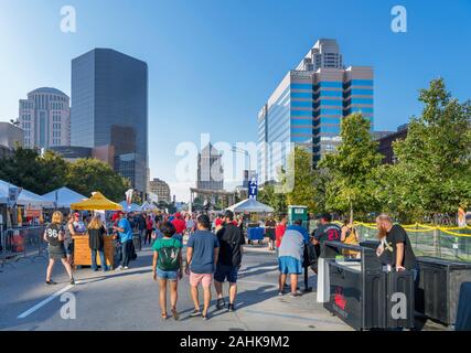 Booths selling BBQ meat and drinks on Market Street / Kiener Plaza at Q in the Lou 2019, Saint Louis, Missouri, USA Stock Photo