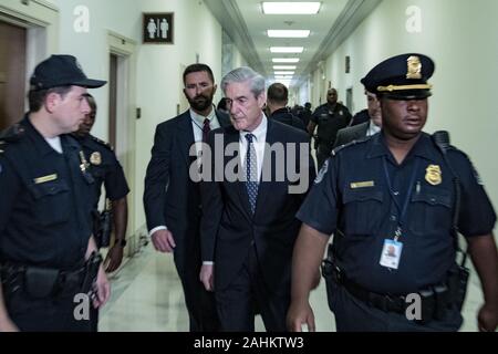 Washington, District of Columbia, USA. 24th July, 2019. Robert Mueller, former Special Counsel for the United States Department of Justice, arrives on Capitol Hill to meet with members of Congress on July 24, 2019. Credit: Alex Edelman/ZUMA Wire/Alamy Live News Stock Photo