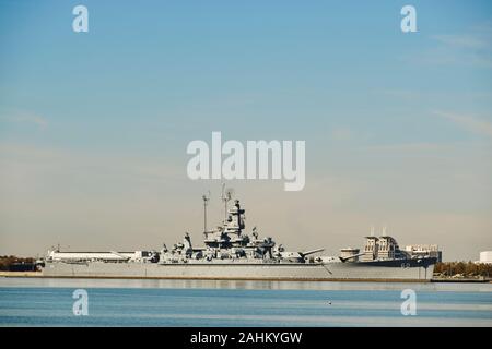 USS Alabama battleship, BB60, a US Navy WWII warship outdoor floating museum in USS Alabama Battleship Park, Mobile Alabama, USA. Stock Photo