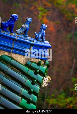 Towering in the eastern suburb of Nanjing, Purple Mountain (Zhongshan Mountain National Park Stock Photo