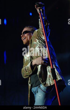 Italy Milan , 4th and 3rd June 2006 'Gods of Metal 2006' at the Idroscalo of Milan:Guns N' Roses singer Axl Rose during the concert Stock Photo