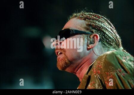 Italy Milan , 4th and 3rd June 2006 'Gods of Metal 2006' at the Idroscalo of Milan:Guns N' Roses singer Axl Rose during the concert Stock Photo