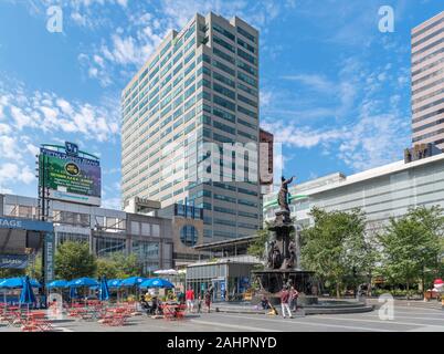 Fountain Square in downtown Cincinnati, Ohio, USA Stock Photo