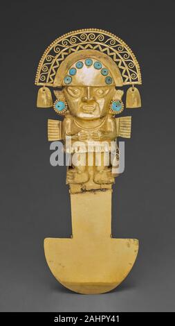 Chimú. Ceremonial Knife (Tumi). 1100–1470. North Coast. Gold with turquoise inlay Naymlap, the heroic founder-colonizer of the Lambayque Valley on the north coast of Peru, is thought to be the legendary figure represented on the top of this striking gold tumi (ceremonial knife). It would have been carried by dynastic rulers during state ceremonies to represent, in a more precious form, the copper knives used for animal sacrifices. Here Naymlap stands with his arms to his abdomen and his feet splayed outward. His gold headdress has an elaborate open filigree design. Turquoise—for the peoples of Stock Photo