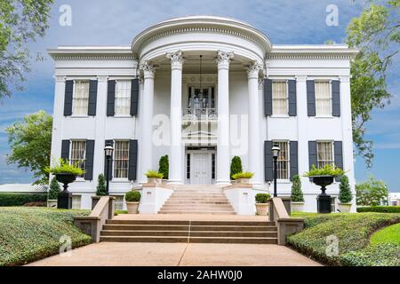 Jackson, MS - October 7, 2019: Exterior of the Governors Mansion in Jackson, Mississippi Stock Photo