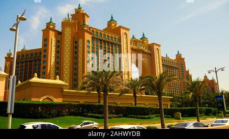 Atlantis The Palm, Dubai is a luxury hotel resort located at the apex of the Palm Jumeirah Stock Photo