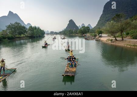 Crowds of Chinese tourists rafting on the Li River, Xingping, Guangxi Province, China Stock Photo