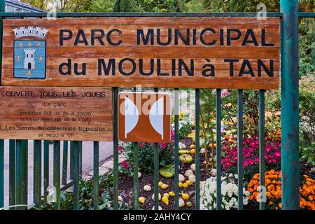 France, Burgundy, Yonne, Sens, Moulin à Tan park and garden Stock Photo