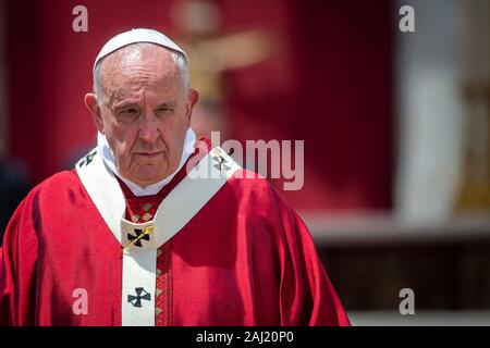 Pope Francis walking at the end of the Pentecost Holy Mass in St. Peter's Square, at the Vatican, Rome, Lazio, Italy, Europe Stock Photo