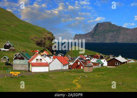 Daenemark, Faeroeer, Inseln, Insel Esturoy, Gjogv, Ortschaft Gjogv im Daladalur Stock Photo