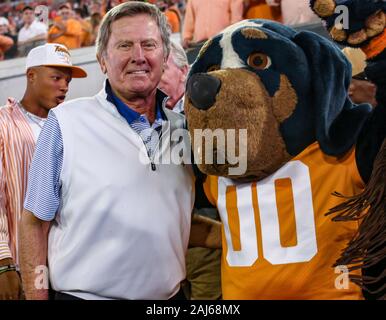 Jacksonville, FL, USA. 2nd Jan, 2020. Former Florida and South Carolina head coach Steve Spurrier poses with the Tennessee mascot prior to the TaxSlayer Gator Bowl football game between the Indiana Hoosiers and the Tennessee Volunteers at TIAA Bank Field in Jacksonville, FL. Kyle Okita/CSM/Alamy Live News Stock Photo