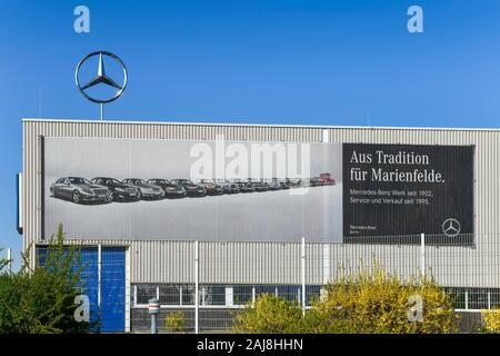 Mercedes Benz Berlin Marienfelde Werk Der Daimler Ag Stock Photo Alamy