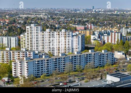 Hochhäuser, Lipschitzallee, Gropiusstadt, Neukölln, Berlin, Deutschland Stock Photo