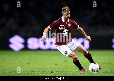 Turin, Italy. 22 August, 2019: Cristian Ansaldi of Torino FC in action during the UEFA Europa League playoff football match between Torino FC and Wolverhampton Wanderers FC. Wolverhampton Wanderers FC won 3-2 over Torino FC. Credit: Nicolò Campo/Alamy Live News Stock Photo