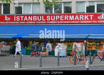 Istanbul Supermarkt, Kottbusser Tor, Kreuzberg, Berlin, Deutschland