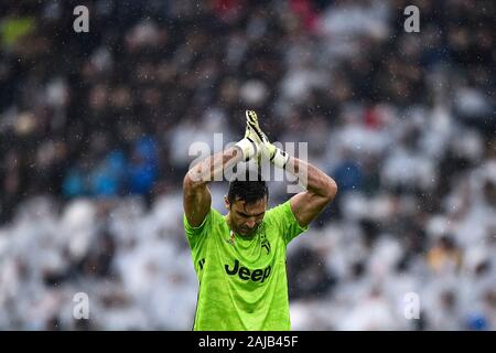 Turin, Italy - 01 December, 2019: Gianluigi Buffon of Juventus FC reacts during the Serie A football match between Juventus FC and US Sassuolo. The match ended in a 2-2 tie. Credit: Nicolò Campo/Alamy Live News Stock Photo