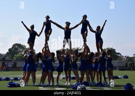 Cheerleader  David Stluka Photography