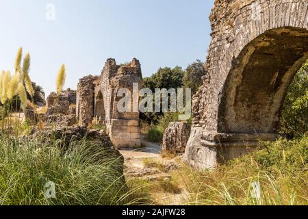 Remains of the roman Barbegal aqueduct and mills near Fontvieille, Arles, Provence, Southern France Stock Photo