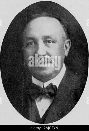 Empire state notables, 1914 . DAVID BARTINE MELICK Lawyer, General Practice New York City CALVIN p. VAN NAMEE Lawyer, Member of Assembly, Richmond Co., State of N. Y., Session of 1901 and 1914 New York City 158 Empire State Notables LAWYERS Stock Photo