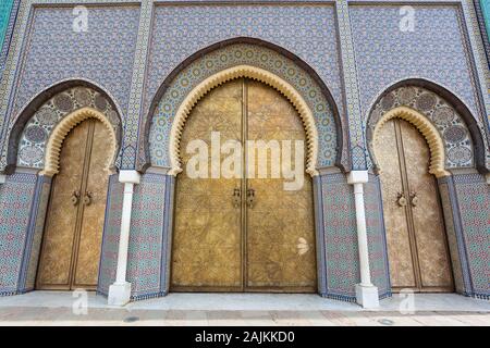 The arched gates to the Royal Palace in Fes, Morocco Stock Photo - Alamy