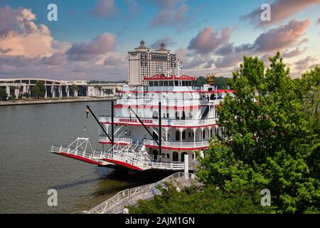 Steamboat on the Savannah river, Savannah, Georgia, USA Stock Photo - Alamy