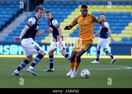 London, UK. 04th Jan, 2020. Tristan Abrahams of Newport county (r) in action during The Emirates FA Cup 3rd round match, Millwall v Newport County at the Den in London on Sunday 4th January 2020. this image may only be used for Editorial purposes. Editorial use only, license required for commercial use. No use in betting, games or a single club/league/player publications. pic by Tom Smeeth/Andrew Orchard sports photography/Alamy Live news Credit: Andrew Orchard sports photography/Alamy Live News Stock Photo