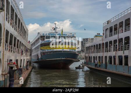 Vessels anchored at the Sadarghat Launch Terminal in Dhaka, Bangladesh. Stock Photo