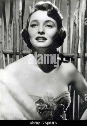 PATRICIA NEAL (1926-2010) American stage and film actress in 1952 Stock