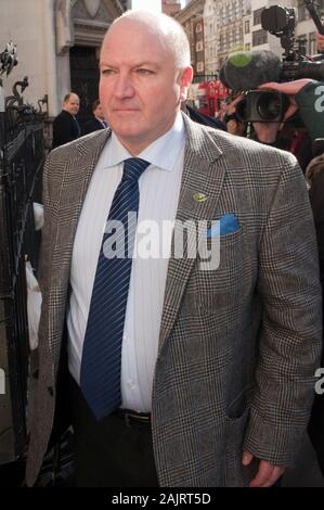 RMT union general secretary Bob Crow leaving the High Court in London after losing their appeal against Network Rail. Stock Photo