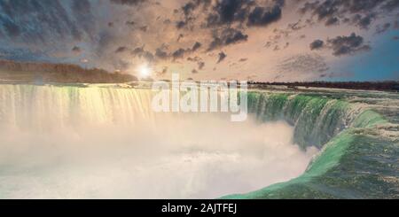 Canada, Scenic Niagara Waterfall, Horseshoe Falls, Canadian side Stock Photo