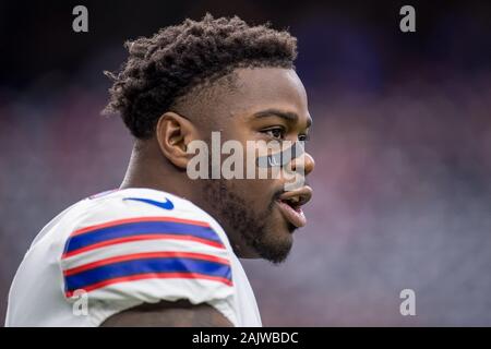 Buffalo Bills defensive end Shaq Lawson 90 on defense during an