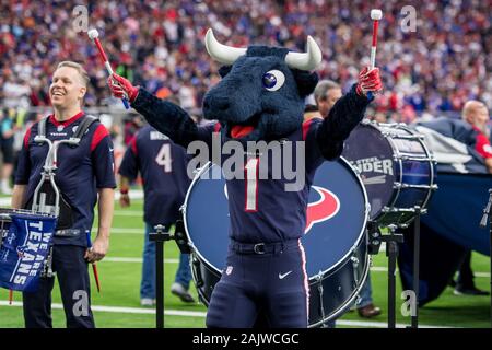 Houston, Texas, USA. 4th Jan, 2020. Rapper and recording artist T-Pain  performs during halftime of the AFC Wild Card playoff game between the  Houston Texans and the Buffalo Bills at NRG Stadium