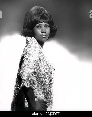 ARETHA FRANKLIN (1942-2018) Promotional photo of American singer about 1965 Stock Photo