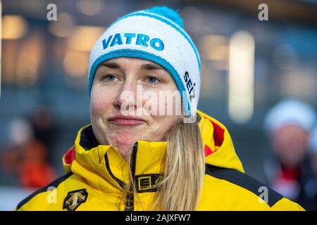 Jacqueline LOELLING (GER), half-length portrait, disappointed, disappointed, disappointment, disappointment, sad, frustrated, frustrated, frustrated, facial expressions, BMW IBSF World Cup Skeleton for women, on January 5th, 2020 in Winterberg/Germany. Â | usage worldwide Stock Photo