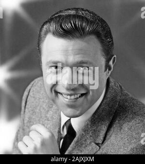 STEVE LAWRENCE Promotional photo of American singer about  1968 Stock Photo