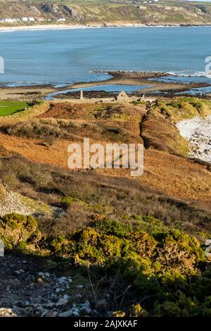 Port Eynon Salt House and the Salt house spit. Port Eynon, Gower Peninsula, Wales. UK Stock Photo