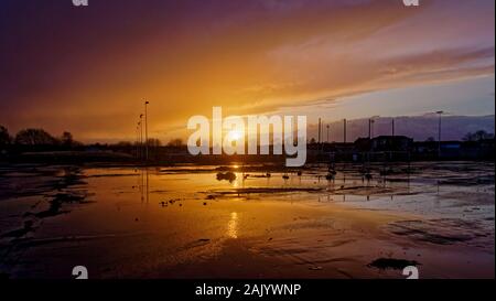 Clydebank, Glasgow, Scotland, UK, 6th January, 2020. UK Weather: Blustery day with wind and rain giving a stormy sky over the canal area. Gerard Ferry/ Alamy Live News Stock Photo